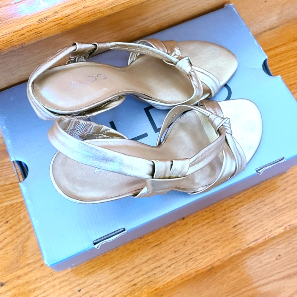 Aldo Heels in gold